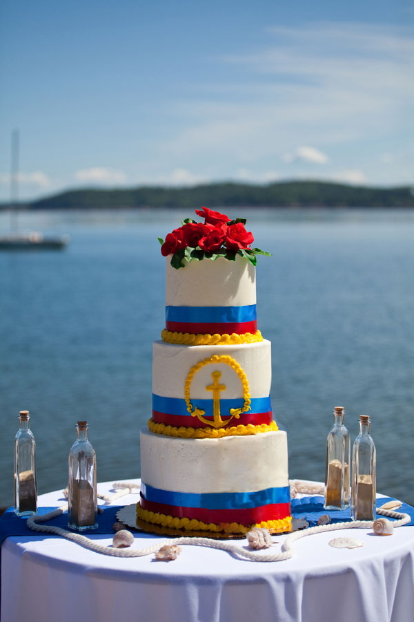 A Lake Michigan Inspired Seaside Wedding Day With Netting As The Tying Element
