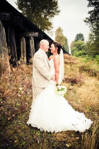 Tamara & Steve Burlap & Lace Themed Vintage DIY Wedding Heather Lynn Photographie
