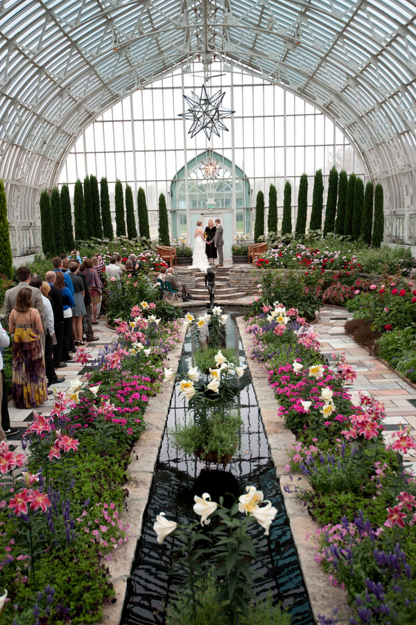 Sunken Garden at Como Park Zoo & Conservatory Plays Host To An Early Morning Intimate Wedding Affair