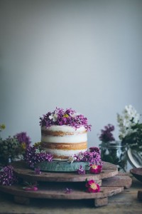 Petite Naked Cake Vanilla & Lilac Flowers