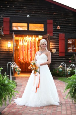 Southern_Glam_Rustic_Wedding_Peach_Gold_Amy_Clifton_Keely_Photography_6-v