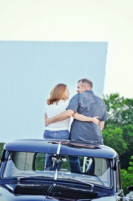 Silvermoon_Drive_In_Movie_Engagement_Session_Captured_By_Belinda_11-v