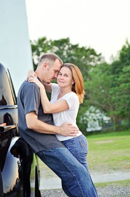 Silvermoon_Drive_In_Movie_Engagement_Session_Captured_By_Belinda_4-rv