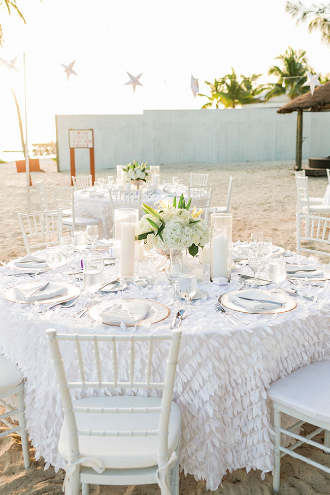 Sandals-Royal-Bahamian-Customizable-Destination-Weddings-Tablesetting-(35)