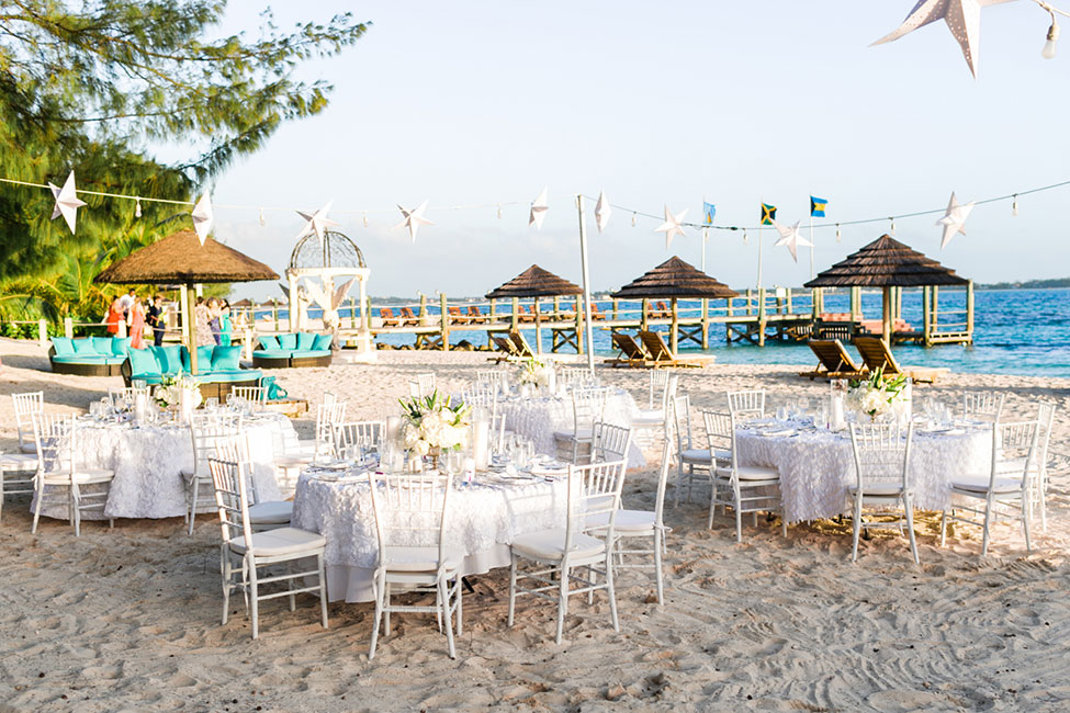Sandals-Royal-Bahamian-Customizable-Destination-Weddings-Tablesetting-(39)