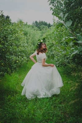 vibrant_moody_apple_orchard_wedding_trahms_photography_5-v