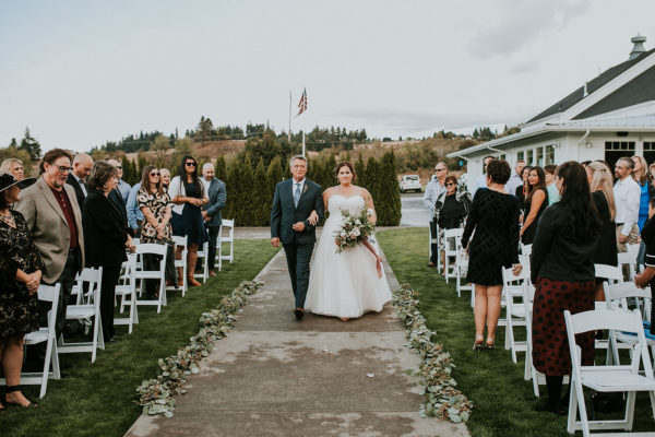 Romantic Winery Wedding in Oregon Hazelwood Photo14