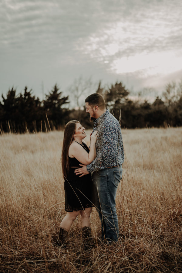 Sweet Countryside Engagement Session in Wichita Shelby Laine Photography12